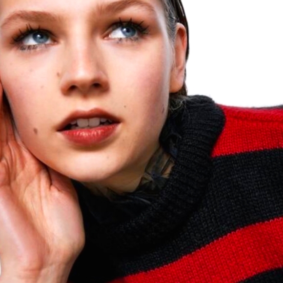🎉 ZARA Stripped Sweater - Picture 2 of 6